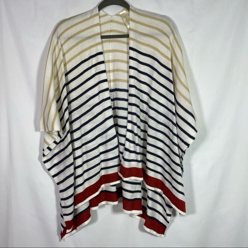Simply Noelle, Poncho Sweater, In excellent condition!!